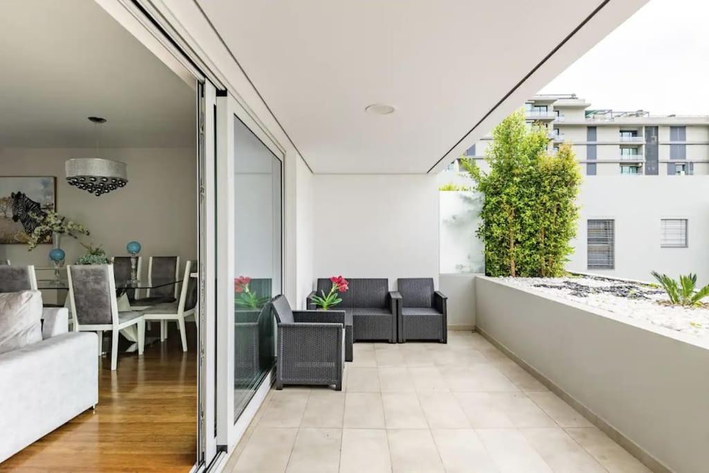 Luxury Poolside View Apartment Funchal  Exterior photo